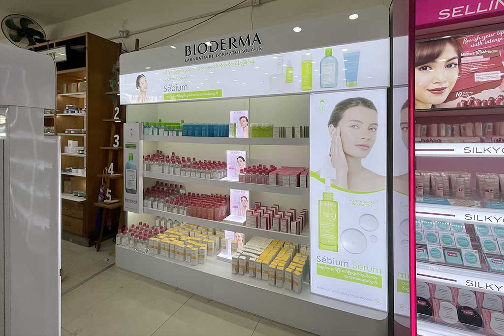 BIODERMA Display Shelf